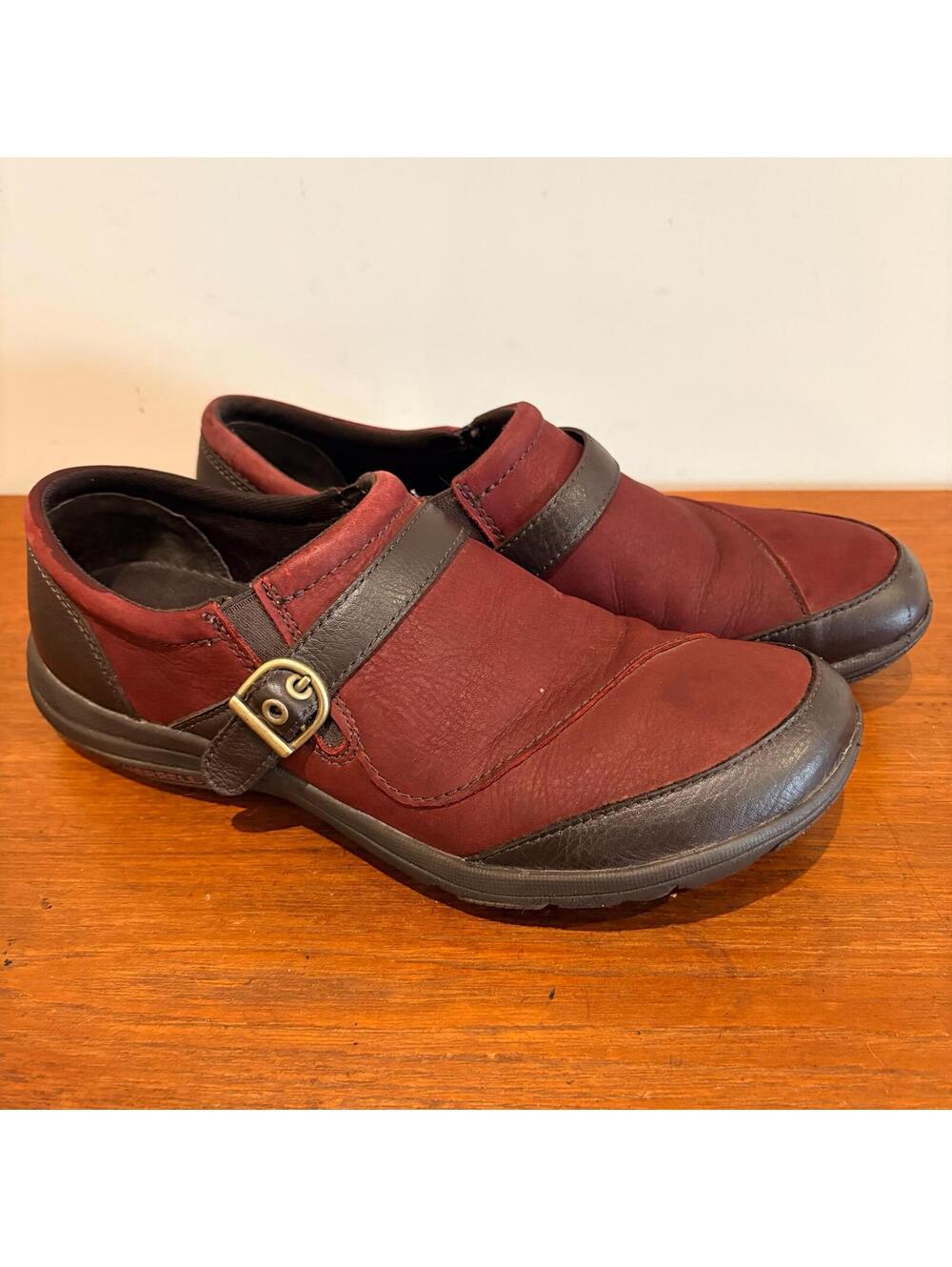 Merrell Dassie Women's slip on Size 10 shoes strap red expresso